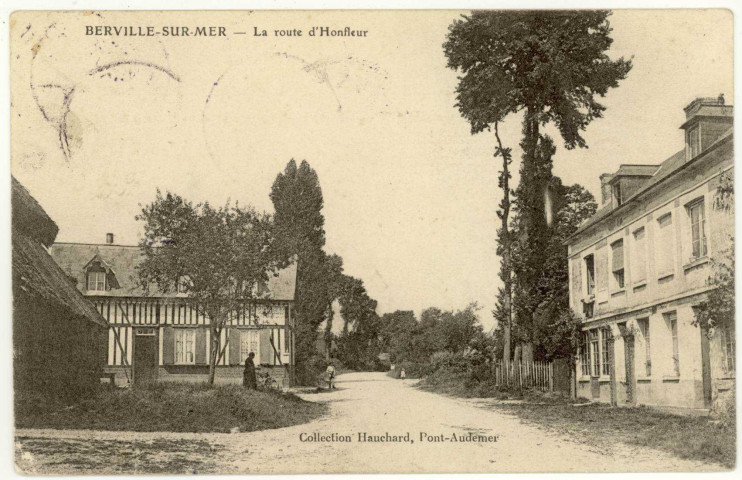 Berville-sur-Mer. La Route d'Honfleur.