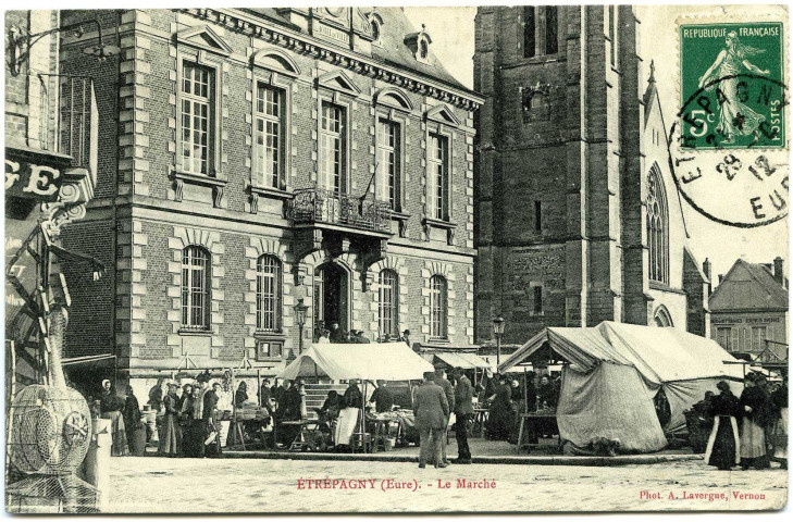 Etrépagny. Le Marché.