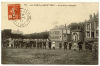 Baux-de-Breteuil (Les). La Place publique.