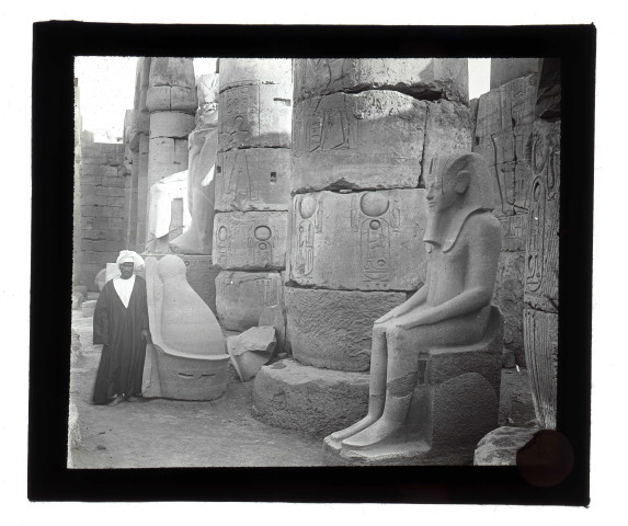 Ruines et vestiges d'un temple égyptien.