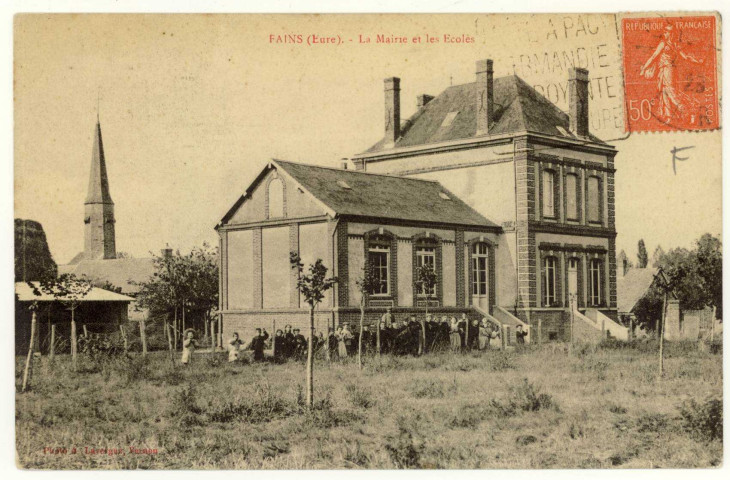 Fains. La Mairie et les Ecoles.