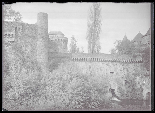 Remparts de Fougères (Ille-et-Vilaine).