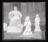 Collection de statues exposée au musée du Luxembourg de Paris (Seine).