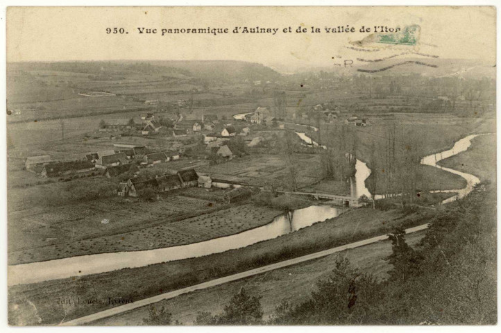 Aulnay-sur-Iton. Vue panoramique d'Aulnay et de la Vallée de l'Iton.