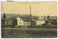 Saint-Pierre-du-Vauvray. Le Pays, vu de la Gare.