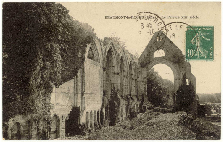 Beaumont-le-Roger. Le Prieuré XIIIe siècle.