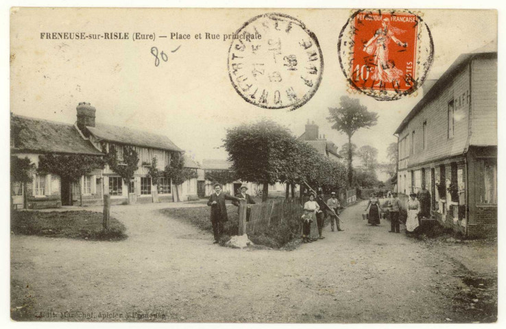 Freneuse-sur-Risle. Place et Rue Principale.