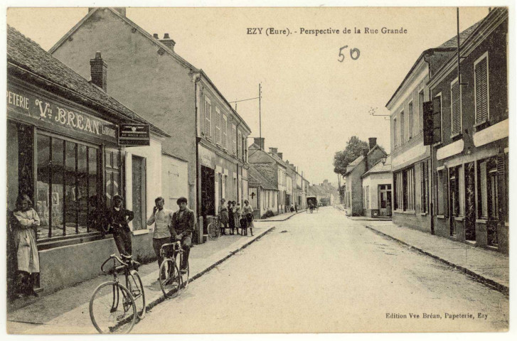 Ezy-sur-Eure. Perspective de la Rue Grande.