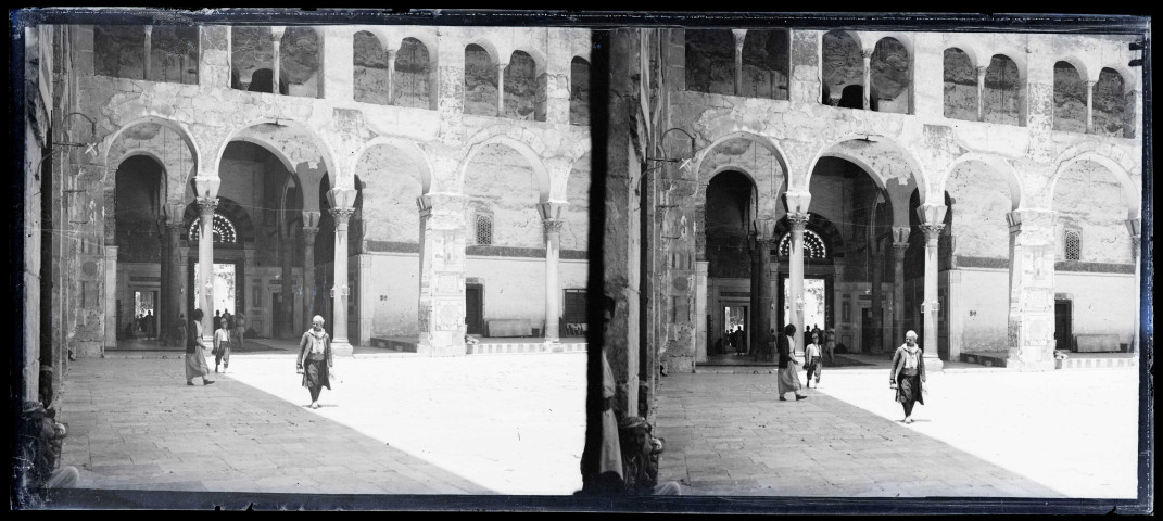 Cour intérieure de la grande mosquée de Damas (Syrie).