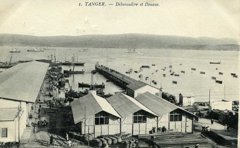 TANGER. - Débarcadère et Douane