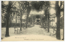 Verneuil-sur-Avre. Hôpital - Cour principale.