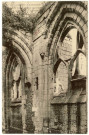 Beaumont-le-Roger. Détails des fenêtres ogivales de l'église de l'abbaye.