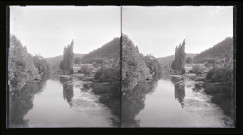 Fleuve traversant la campagne normande.