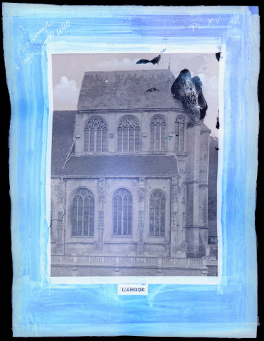 "L'Église Saint-Nicolas de Beaumont-le-Roger" du chanoine Bonnenfant, planche XIV, abside.