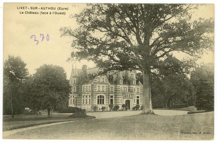 Livet-sur-Authou. Le Château (face à l'Ouest).