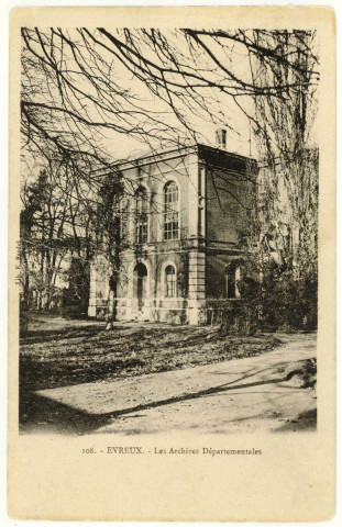 Evreux-Ville. Les Archives Départementales.