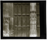 Église Saint-Nicolas de Beaumont-le-Roger (Eure), vantaux de la porte.