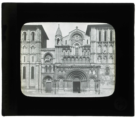 Église Sainte-Croix de Bordeaux (Gironde), façade ouest.
