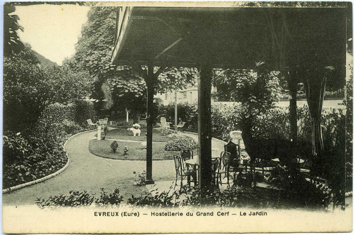 Evreux-Ville. Hostellerie du Grand Cerf - Le Jardin.