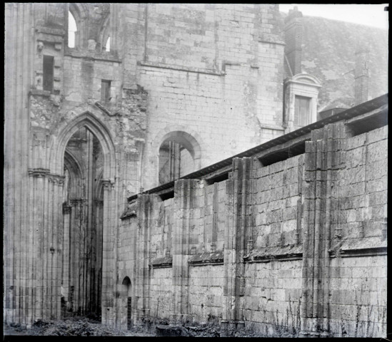 Ruines et vestiges de l'abbaye de Jumièges (Seine-Maritime).