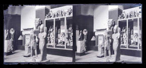 Salle et collections d'un musée égyptien.