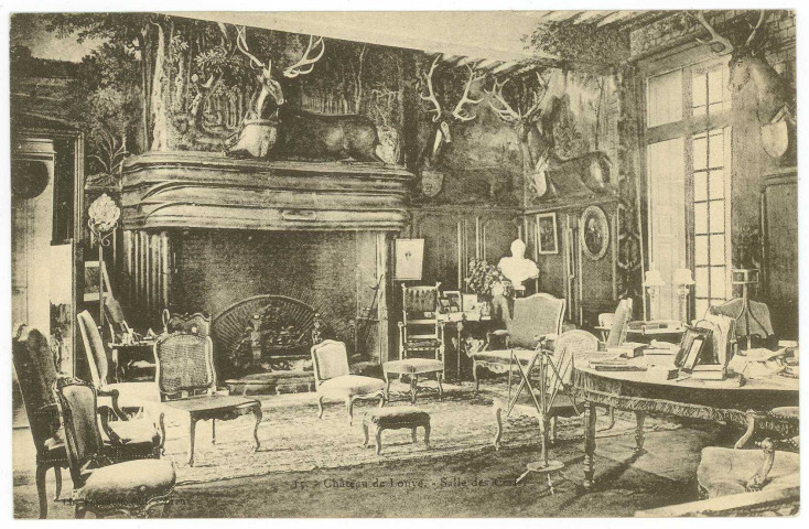 Louye. Château de Louye - Salle des cerfs.