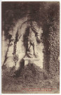 Saint-Marcel. Statue de Neptune dans le Parc du Château de Montigny.