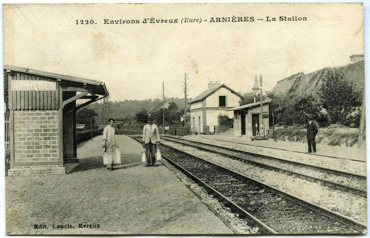 Arnières-sur-Iton. La Station de Chemin de Fer.