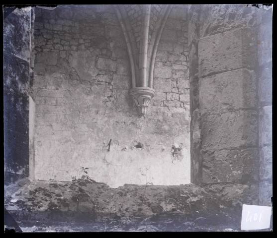Abbaye de Fontaine-Guérard à Radepont (Eure), culot normand.