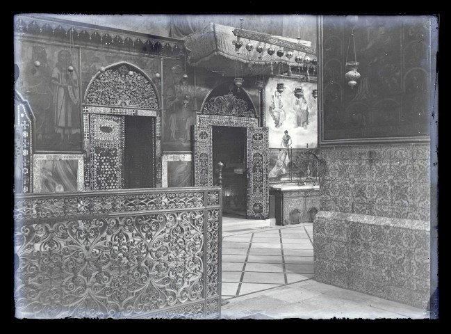 Intérieur d'un édifice religieux chrétien.