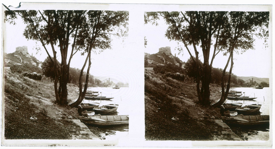 Vue sur le Château-Gaillard aux Andelys (Eure) depuis les berges de la Seine.