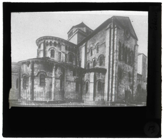 Église Saint-Étienne de Nevers (Nièvre), chevet et côté nord.