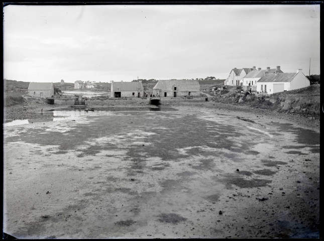 Maisons de pêcheurs sur le rivage breton.