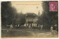 Houville-en-Vexin. Propriété dans l'intérieur du pays.