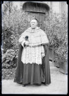 Le chanoine Le Fournier en habit sacerdotal.