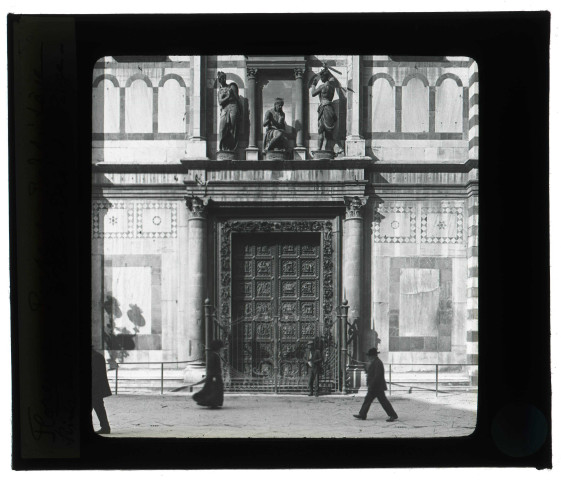 Porte du baptistère André de Pise à Florence (Italie).