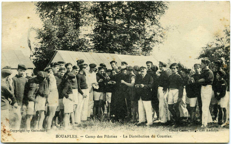 Bouafles. Camp des Pilotins. - La Distribution du Courrier.