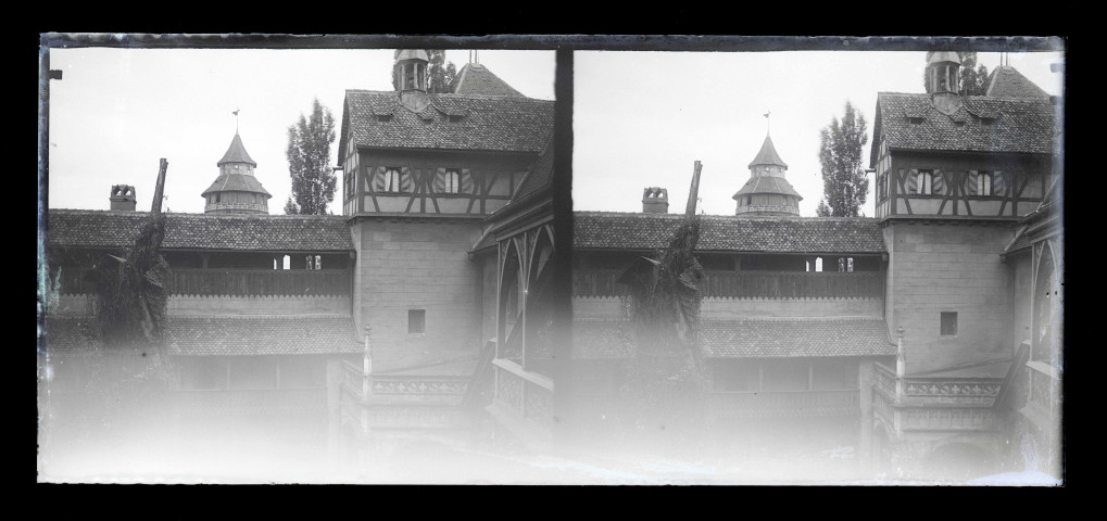 Cour intérieure avec passage couvert au château impérial de Nuremberg (Bavière, Allemagne)