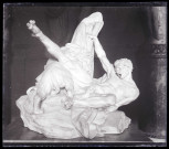 Sculpture exposée au musée du Louvre de Paris (Seine).