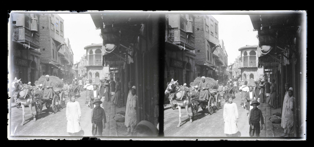 Ruelle animée du souk du Caire (Égypte).
