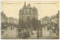 Neubourg (Le). La Place du Marché (Partie Est).