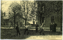 Andelys (Les). Ecole militaire - Un assaut d'Armes.