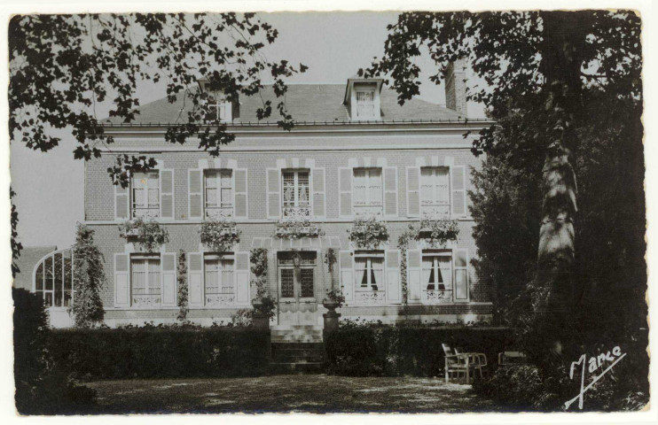 Gamaches-en-Vexin. Villa Bon Accueil.