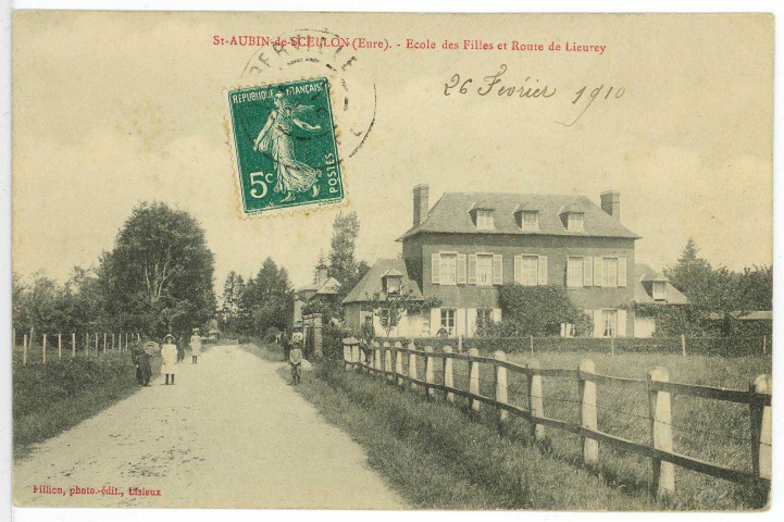 Saint-Aubin-de-Scellon. Ecole des Filles et route de Lieurey.