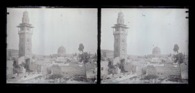 Minaret et mausolée.