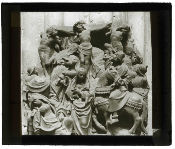 Église Saint-Taurin d'Évreux (Eure), bas-relief "La Crucifixion".