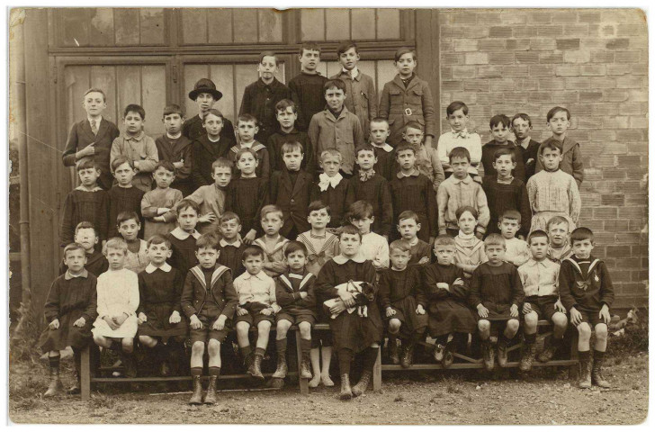Louviers-Ville. Patronage Saint Pierre 1923.