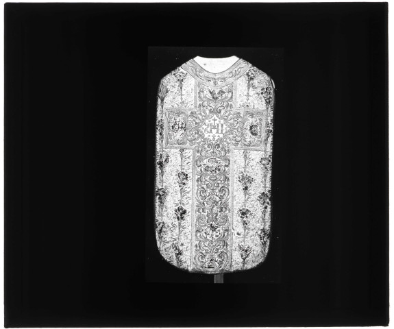 Chasuble de l'Hôpital-Hospice Saint-Jacques du Petit-Andely, aux Andelys (Eure, France).