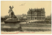 Condé-sur-Iton. Château de Condé-sur-Iton- Côté Est.