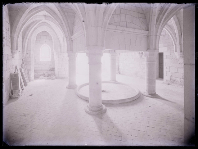 Ruines et vestiges de l'ancienne abbaye de Longpont (Aisne).
